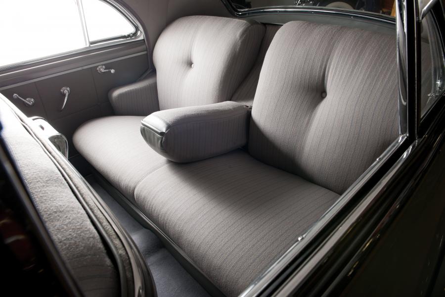  Buick Roadmaster Sedan 1948 года  (фото 13 из 26)